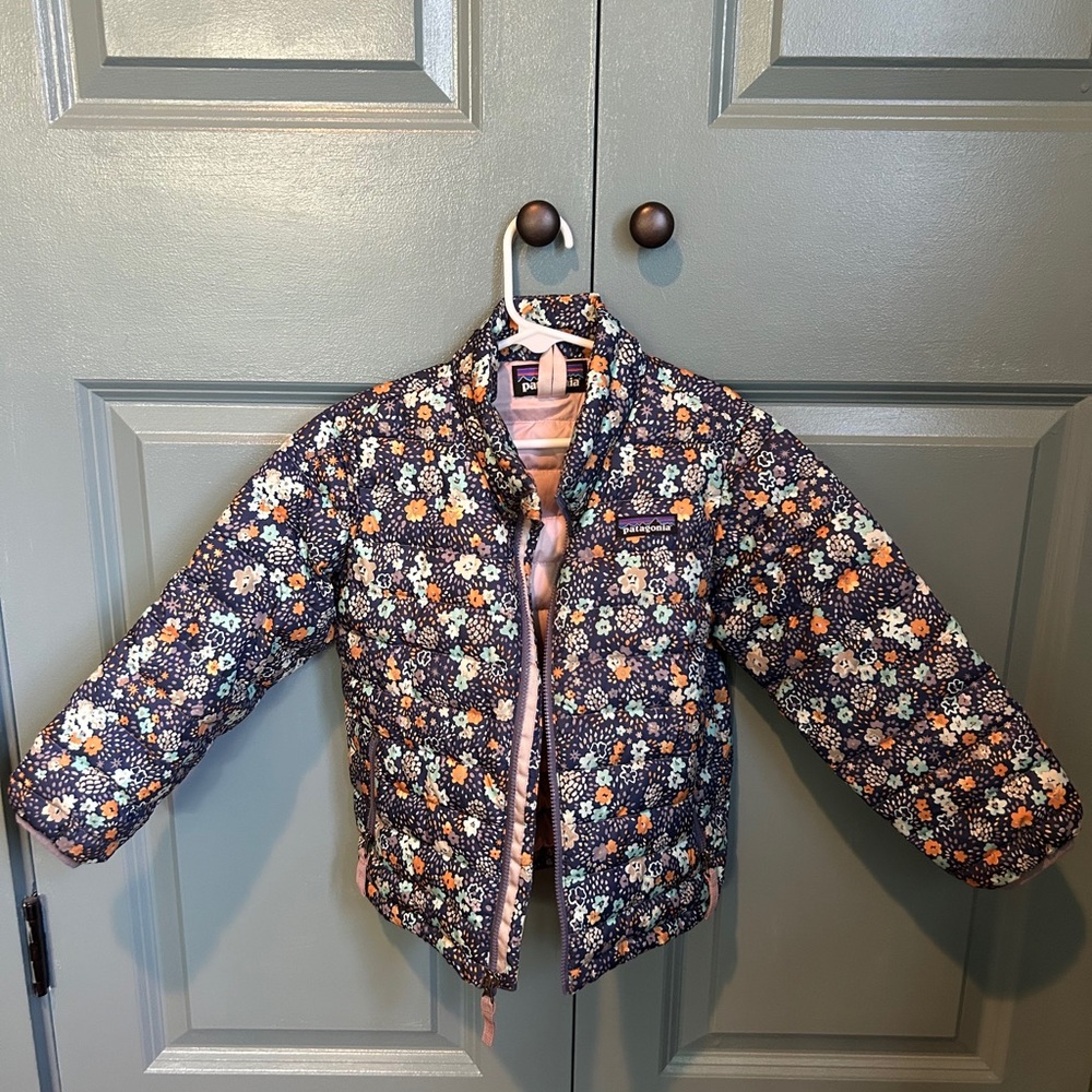 Girls Patagonia puffer jacket
